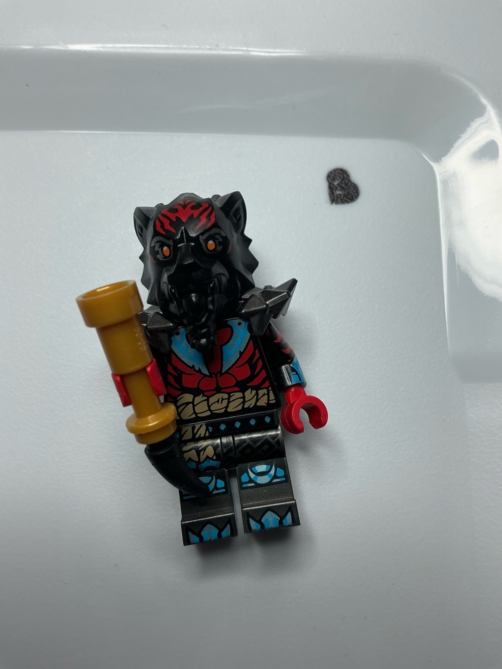 Lord Ras - Red Markings, Black Shoulder Armor